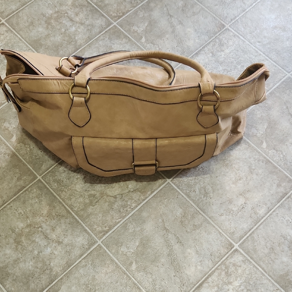 Bueno Beige Shoulder Bag with Zipper Detail